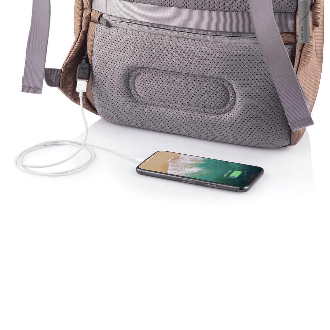 XD Design Bobby Soft | Suya Dayanıklı Sırt Çantası, 15" Laptop Uyumlu, 16 L