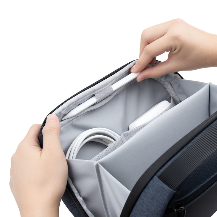 XD Design | Islak Kuru Bölmeli Seyahat Organizer Çantası, 8" Tablet Uyumlu, 2.5 L